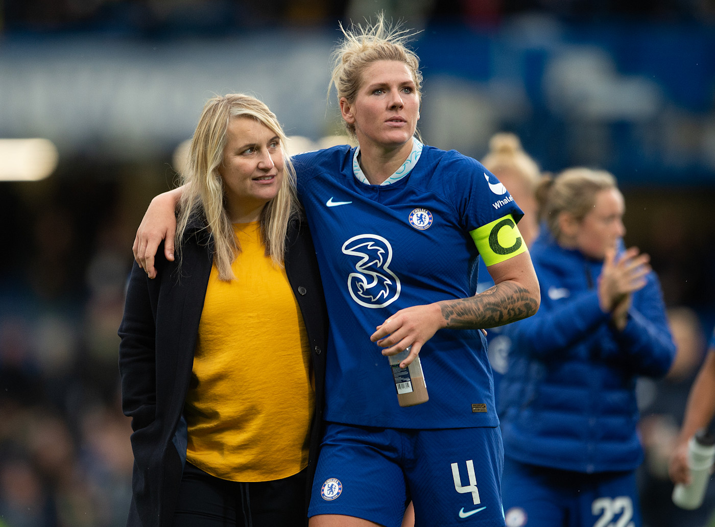 海耶斯于 2014 年从唐卡斯特流浪者队签下了布莱特，两人合作了近十年