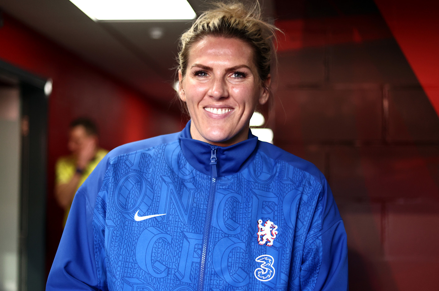 米莉在她标志性亮相前的合影