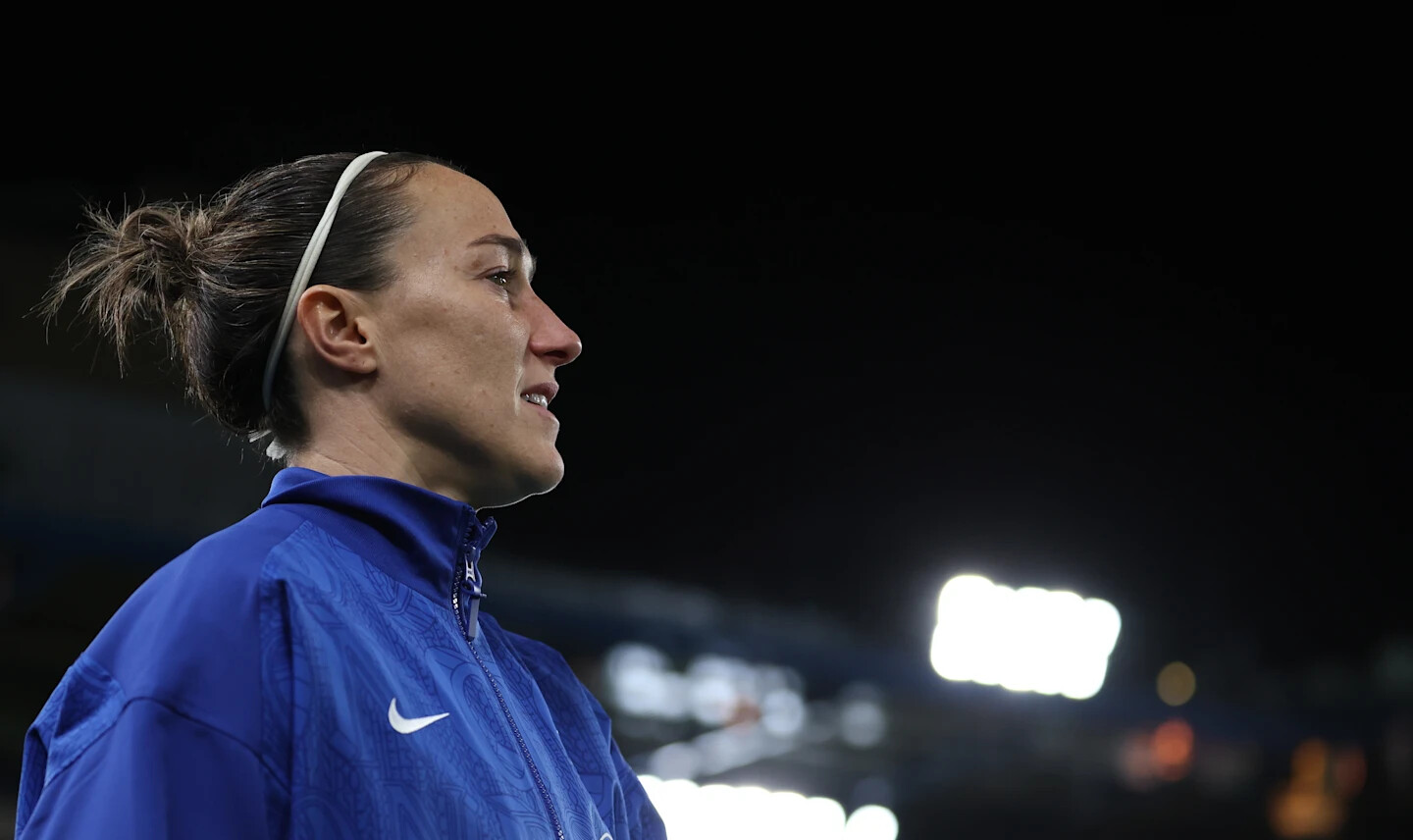 露西·布朗泽盛赞"不可思议"的埃莉·卡彭特与"斗士"埃琳·卡特伯特